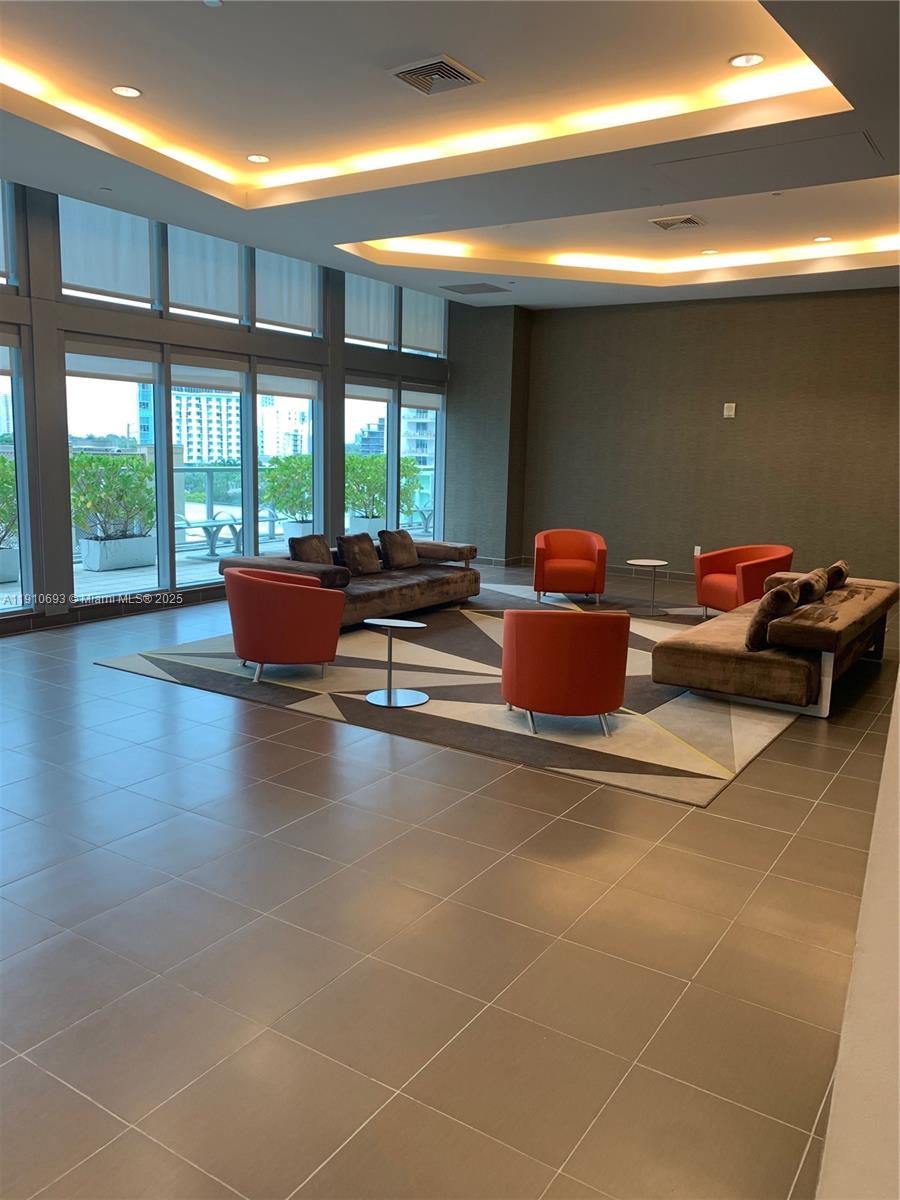 THE AXIS ON BRICKELL COND - Residential