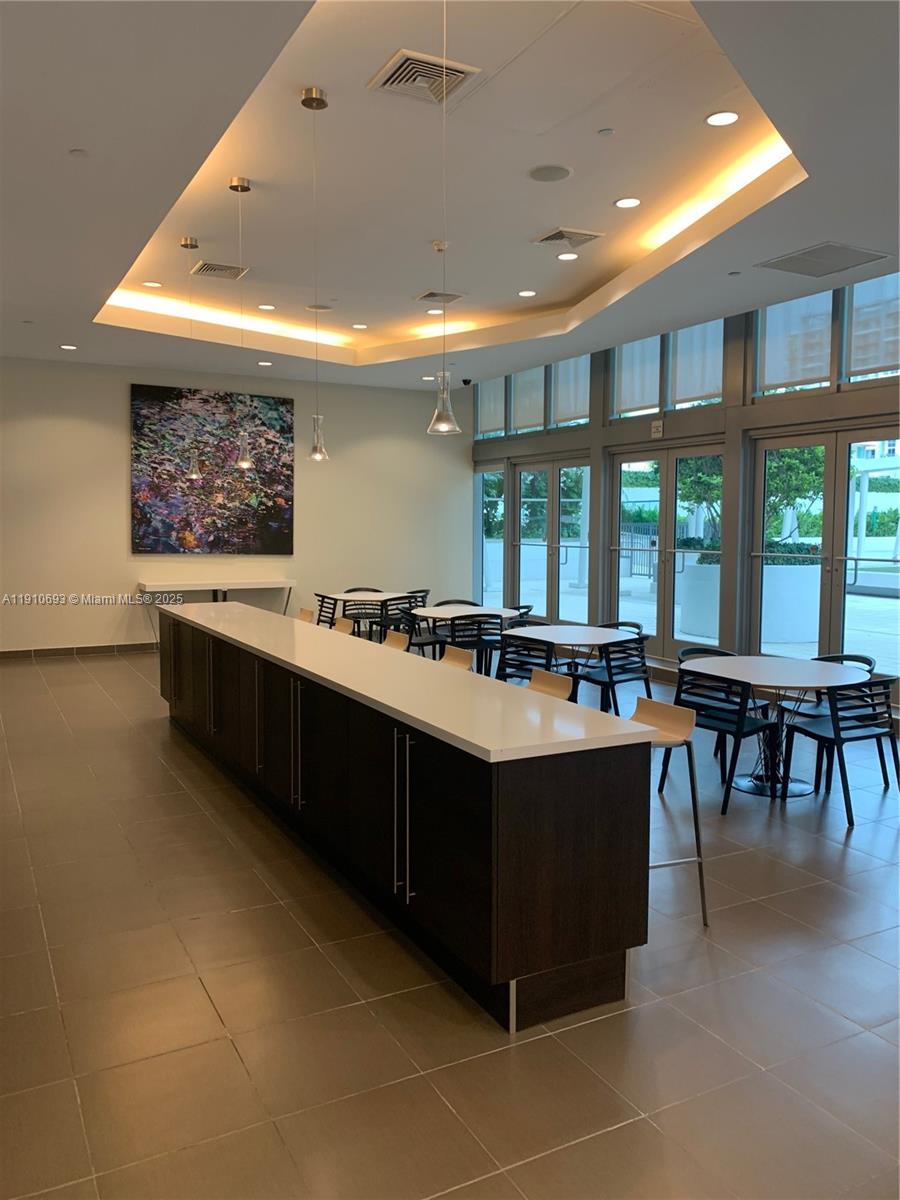 THE AXIS ON BRICKELL COND - Residential