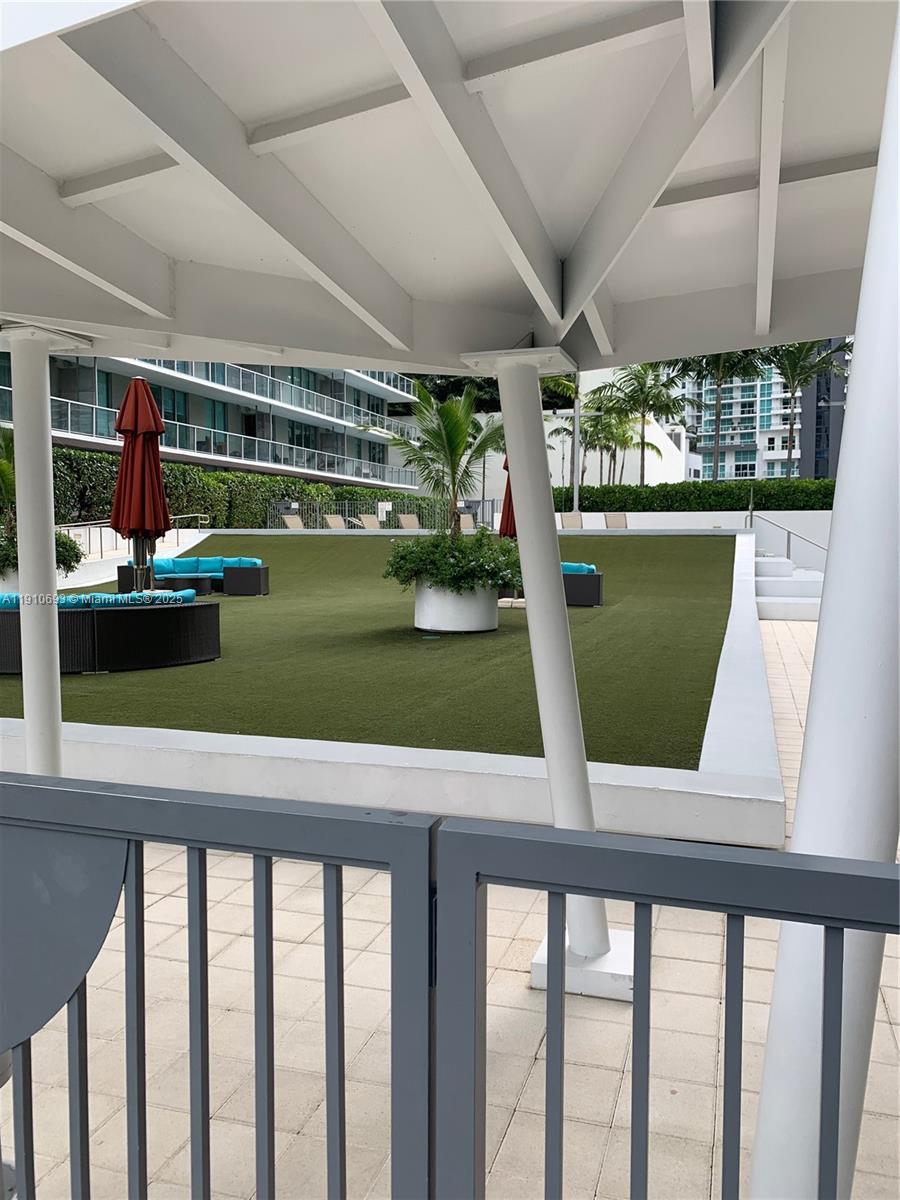 THE AXIS ON BRICKELL COND - Residential