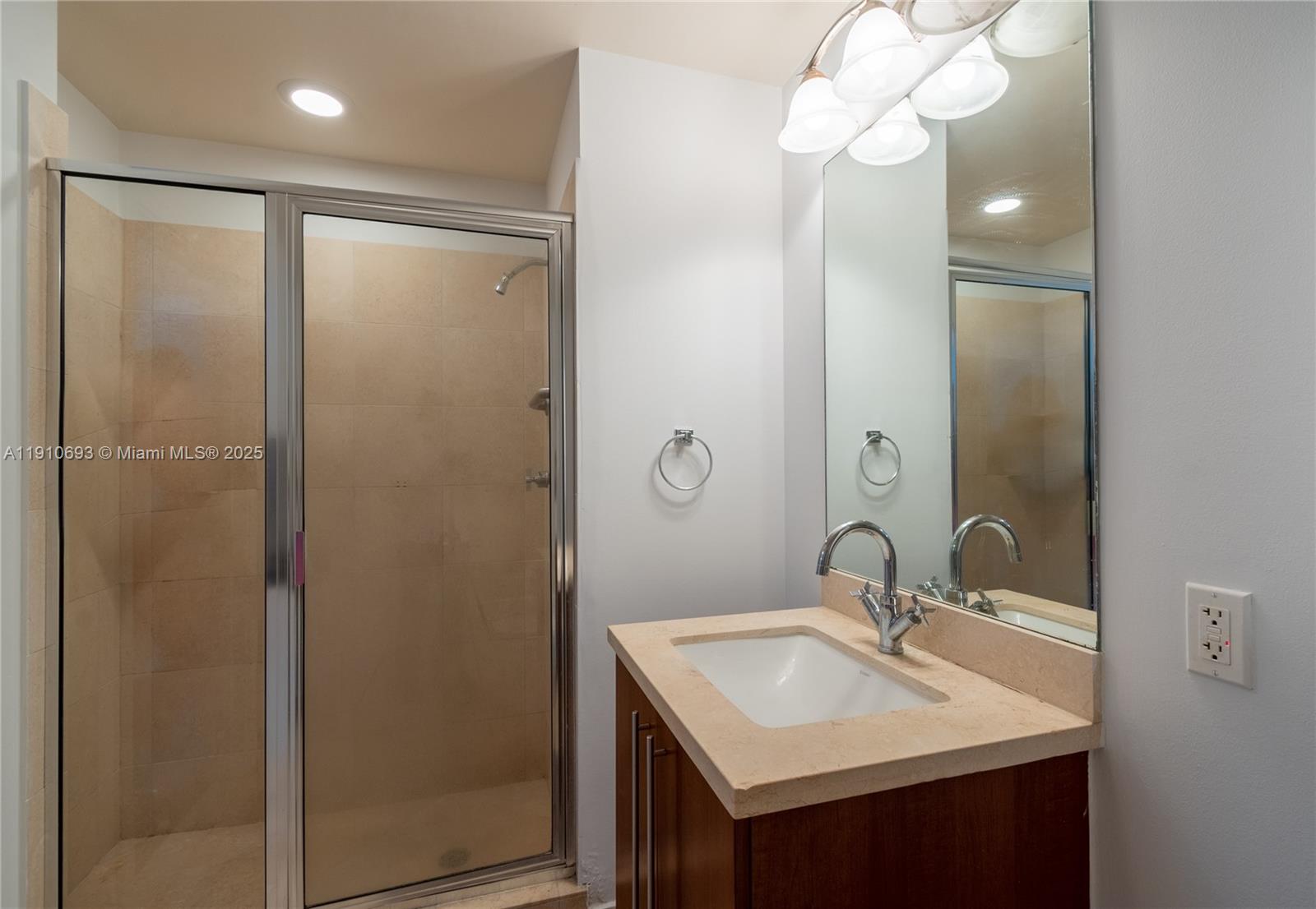 THE AXIS ON BRICKELL COND - Residential