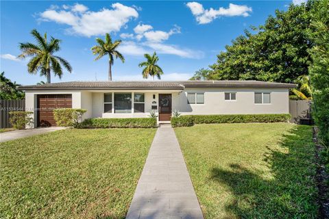 Single Family Residence in Miami FL 9621 58th St St.jpg
