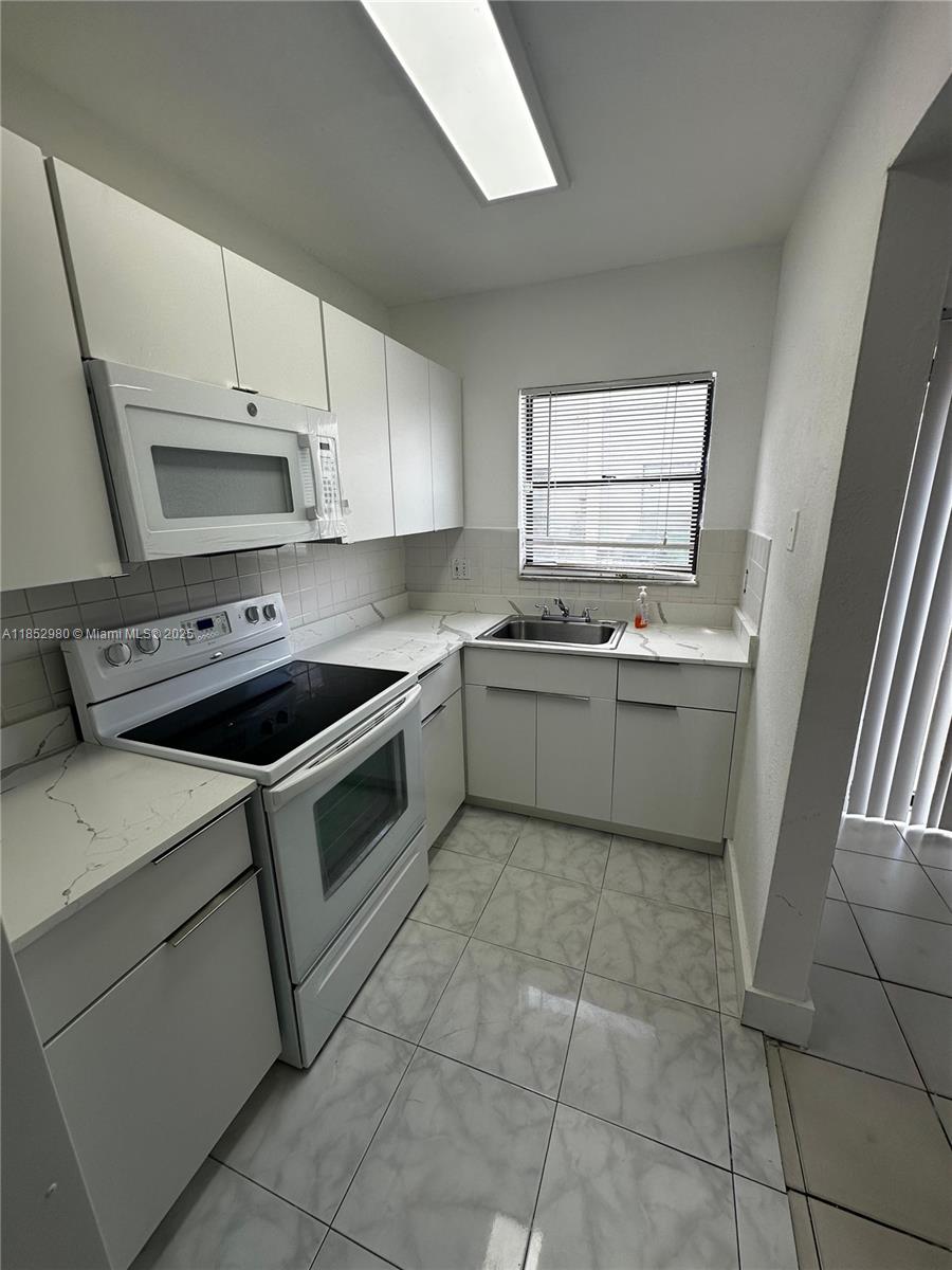 2300 NW 52nd Ave 2300