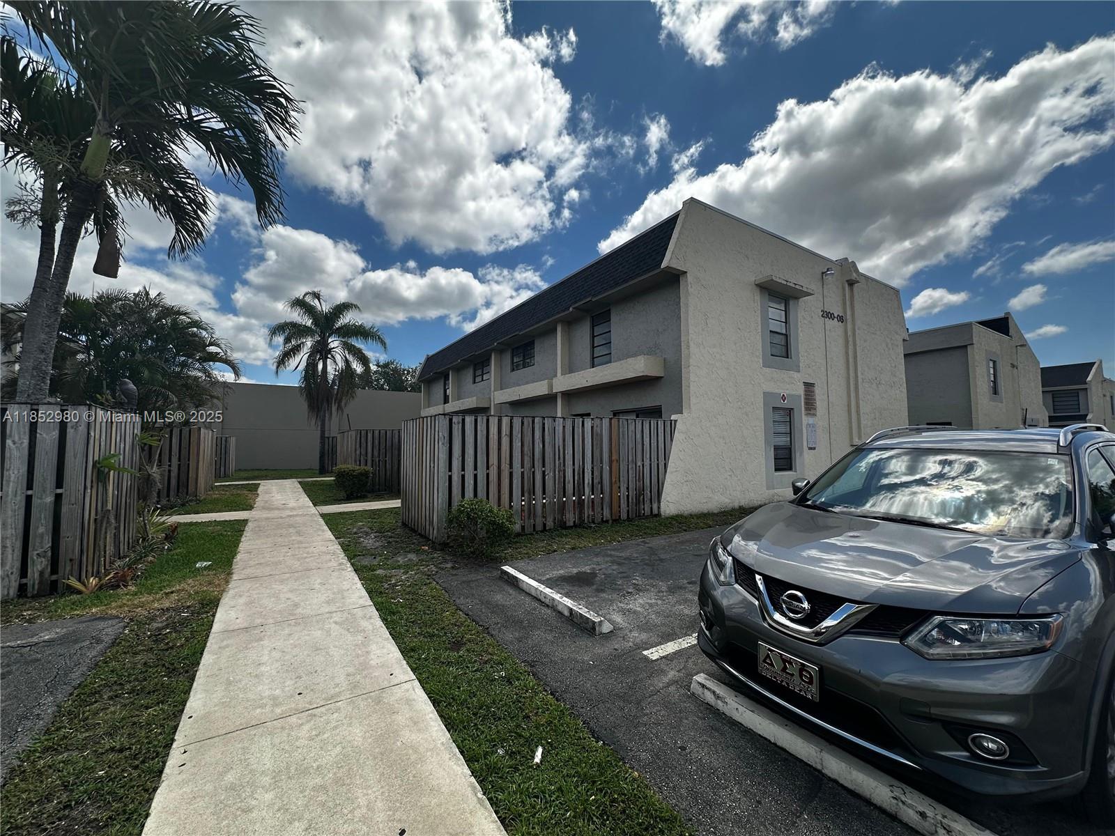 This 2/1.5 townhouse has private fenced patio, bedrooms and full bathroom upstairs. EXCELLENT INVESTOR OPPORTUNITY !!! can be rented immediately. Association approval required. All ages community. New roof replaced in 2022.