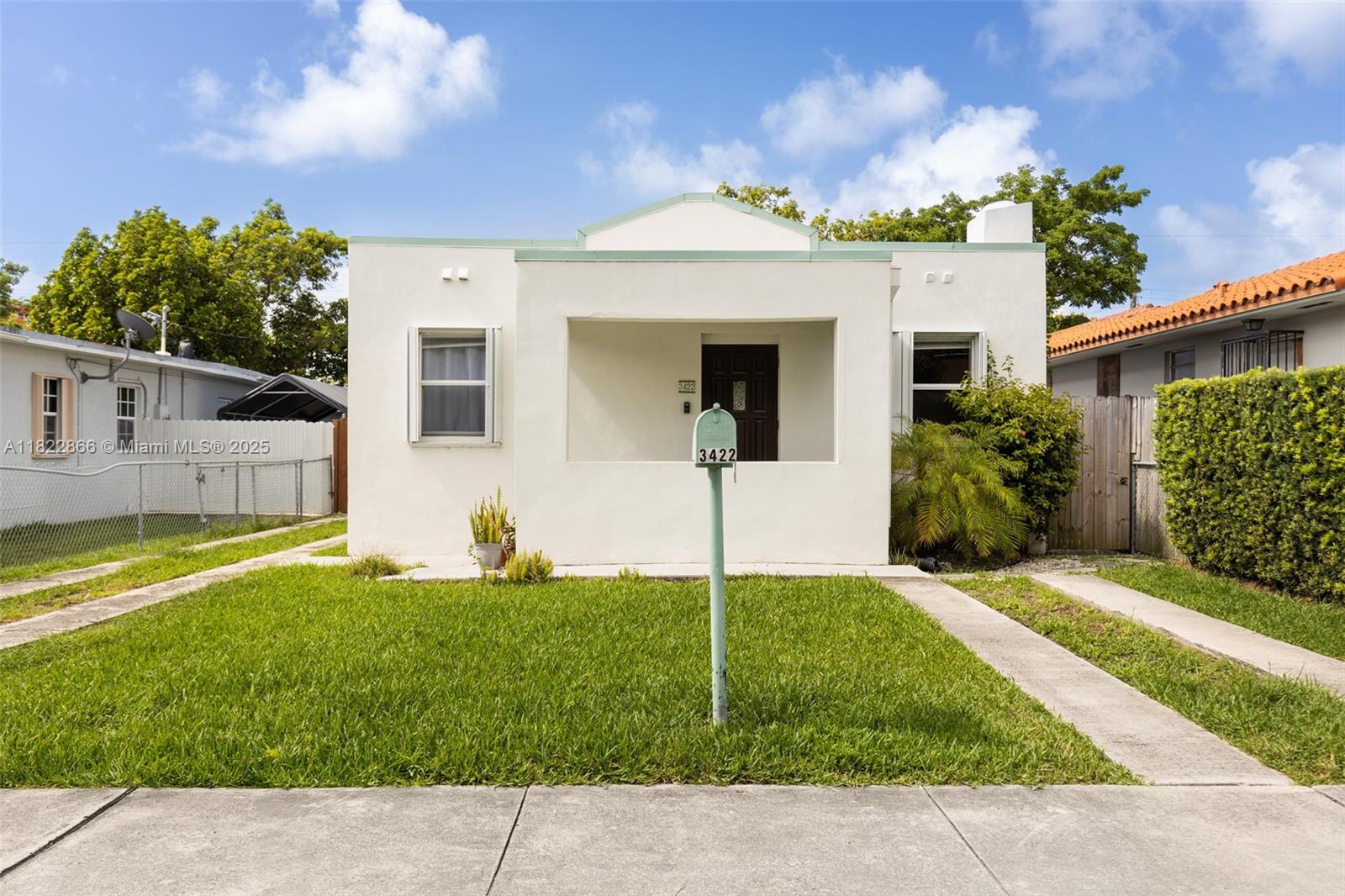 3422 SW 25th St
