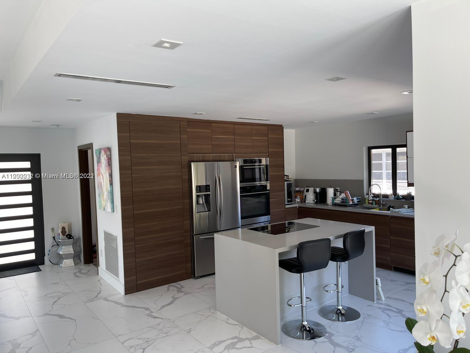 BISCAYNE POINT - Residential Lease