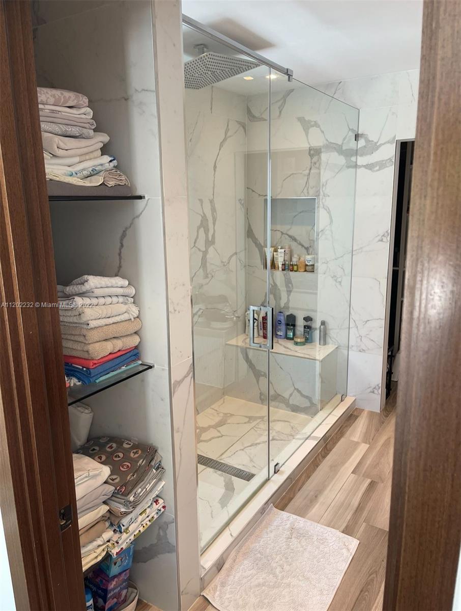 BISCAYNE POINT - Residential Lease