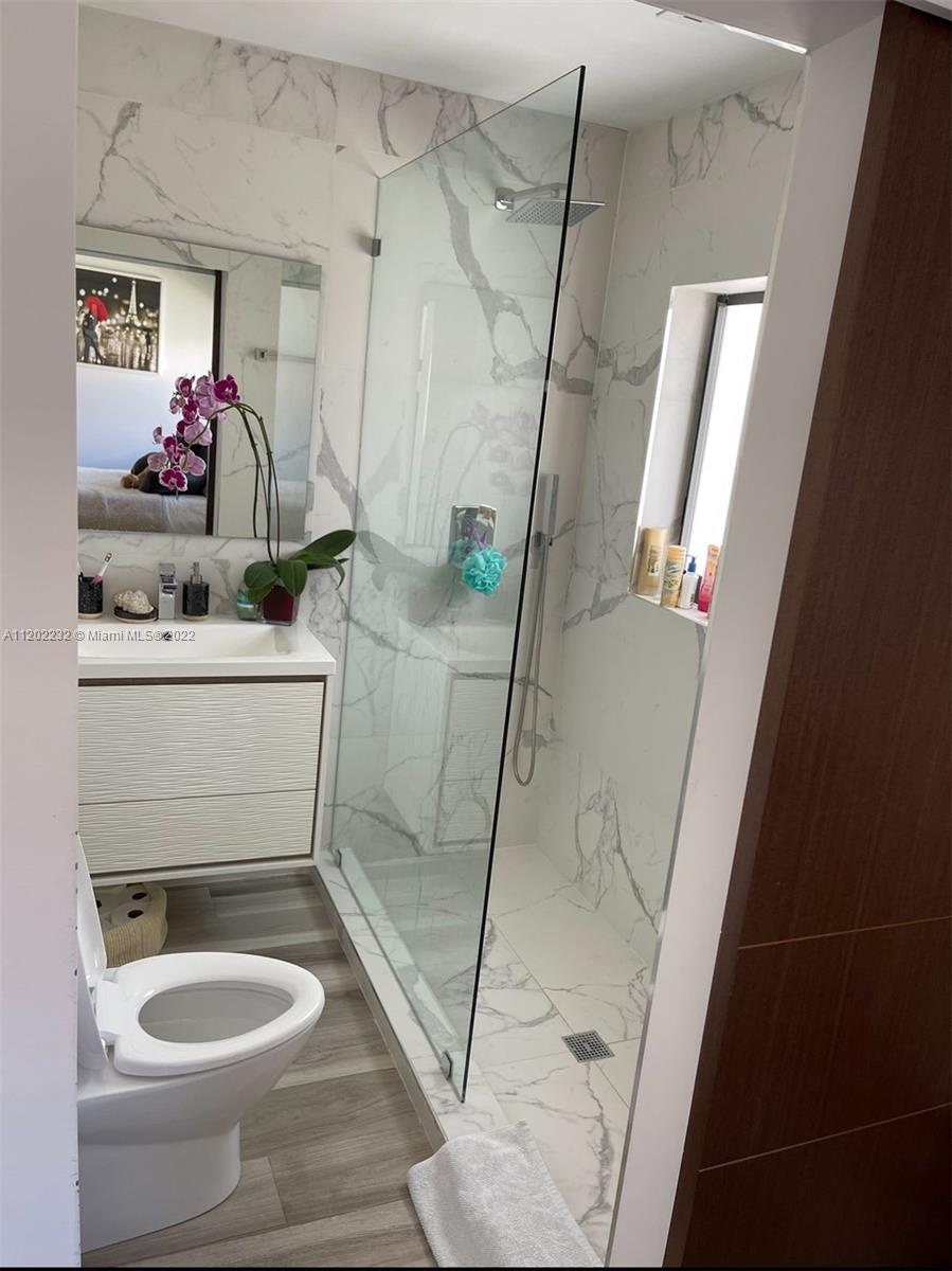 BISCAYNE POINT - Residential Lease