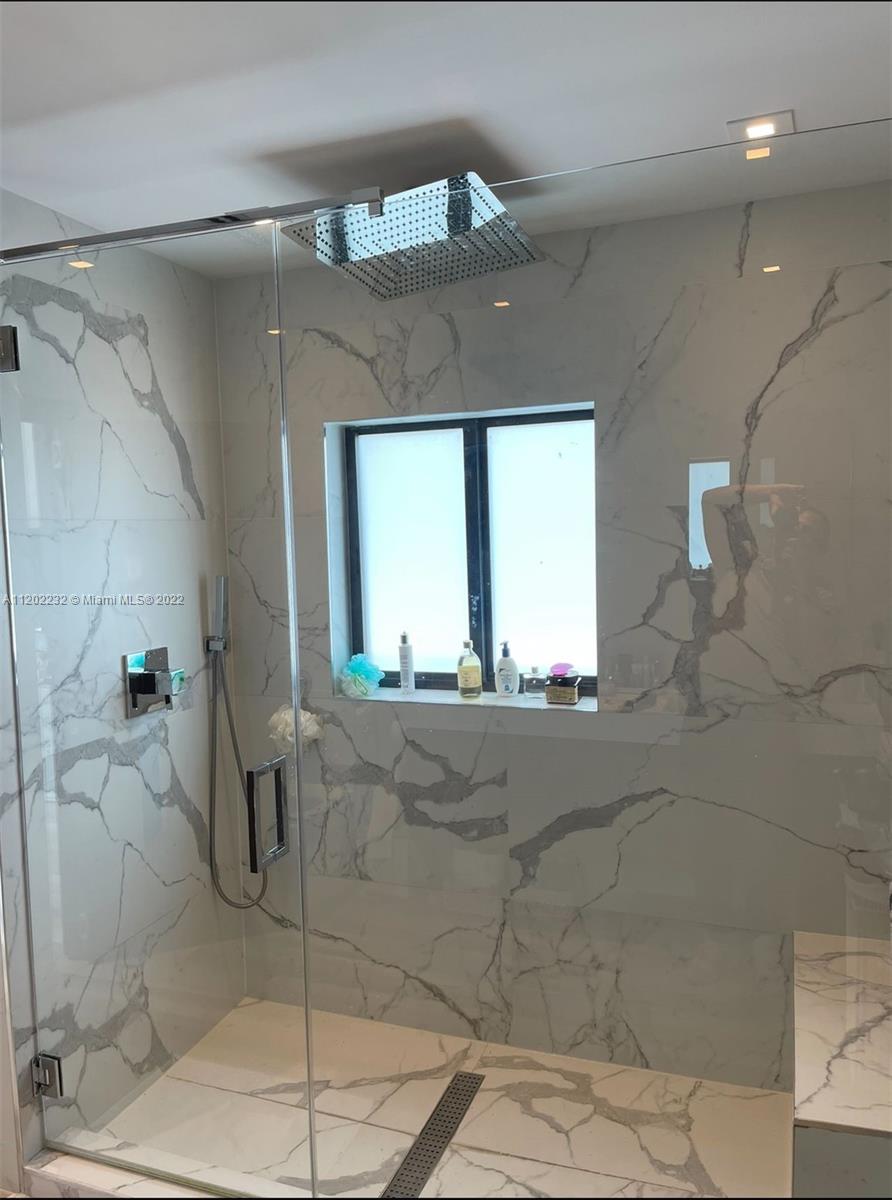 BISCAYNE POINT - Residential Lease