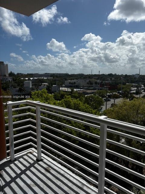 VENTURE AT AVENTURA WEST - Residential