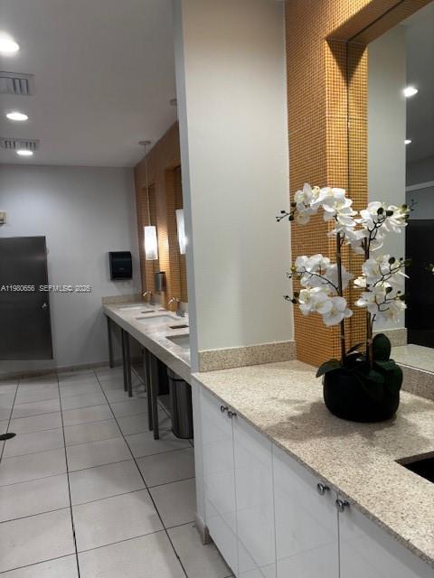 VENTURE AT AVENTURA WEST - Residential