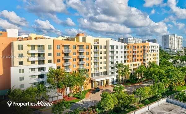 VENTURE AT AVENTURA WEST - Residential