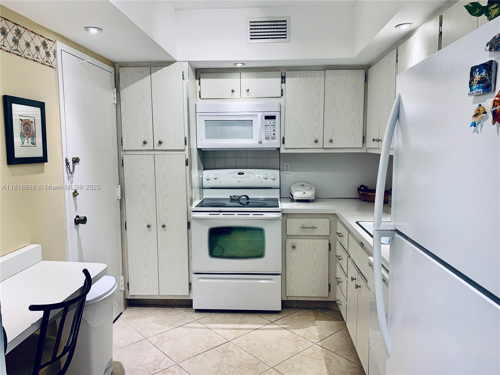HEMISPHERES CONDO - Residential Lease