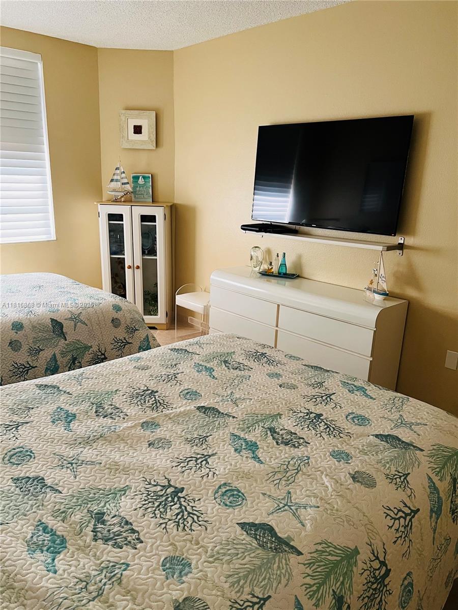 HEMISPHERES CONDO - Residential Lease