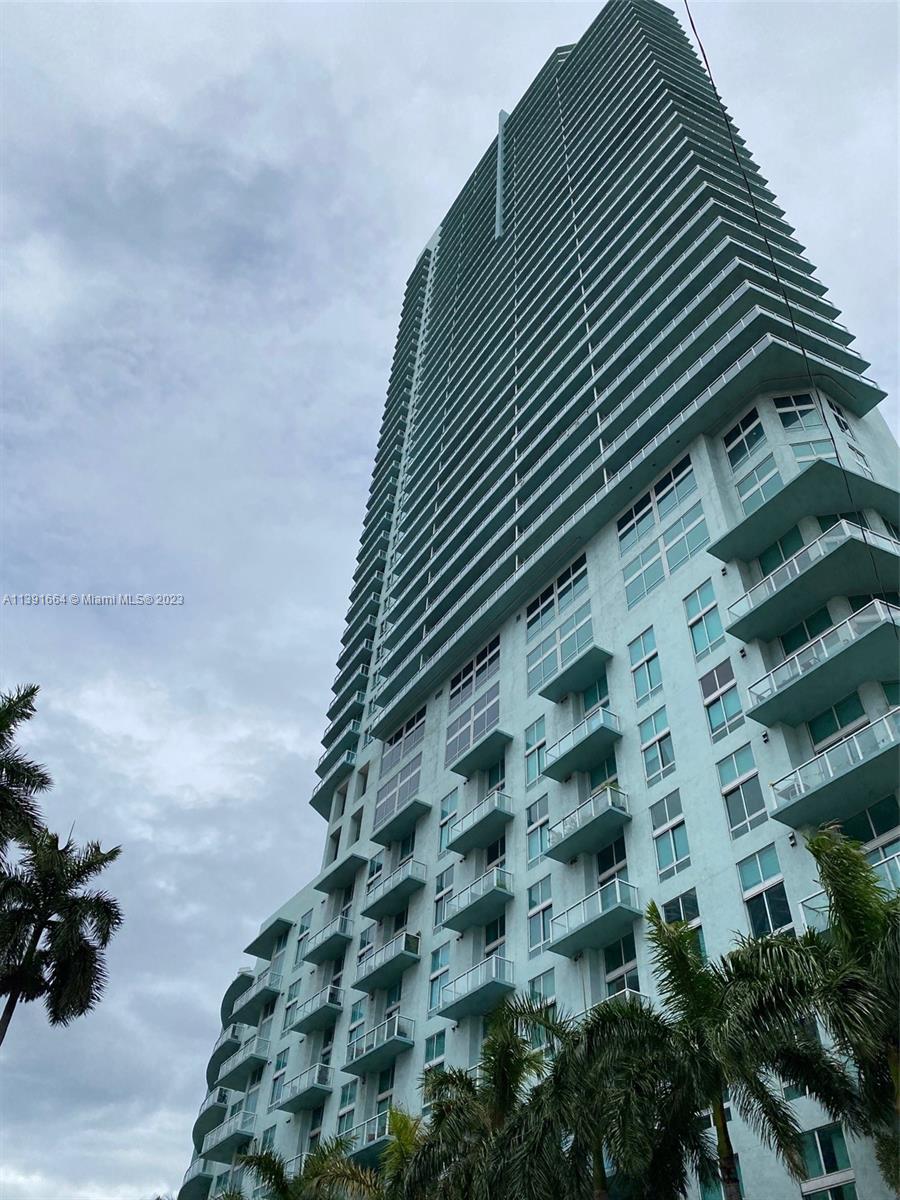 Enjoy spectacular water and city views from this high-floor 2 bedroom 2 bathroom residence at Quantum On The Bay in the heart of Miami's most desirable neighborhood Edgewater. Whirlpool refrigerator and dishwasher, new flooring throughout, shades and blackouts in all rooms. Full-amenity building with heated sunrise and sunset pools, two-story state of-the-art fitness center with saunas and locker rooms, Resident Lounge facing direct water, business center, movie theater, convenient store in lobby, and more. Close to Brickell, Design District Shops, Wynwood, Downtown, short drive to Miami Beach and the airport.
