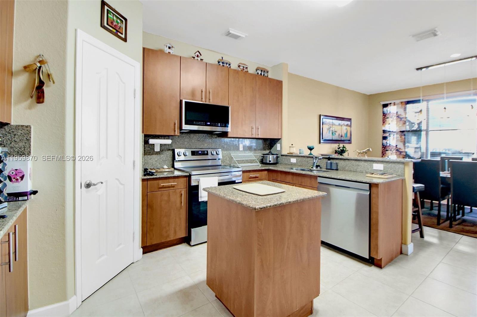 DORAL ISLES NORTH SEC TWO - Residential