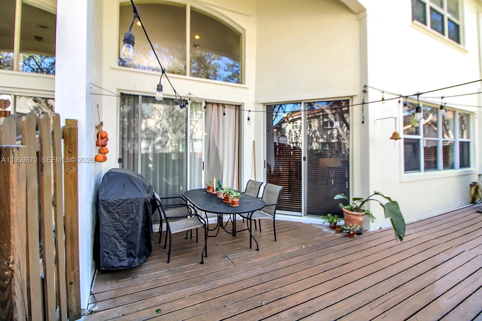 DORAL ISLES NORTH SEC TWO - Residential