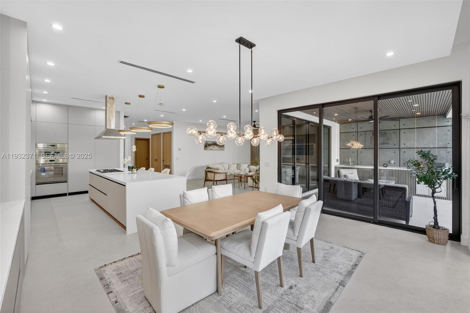 RIO VISTA C J HECTORS RES - Residential