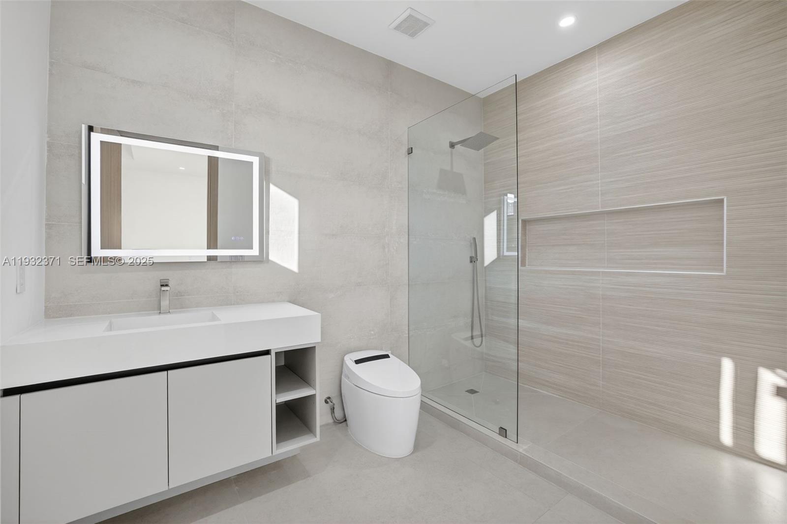 RIO VISTA C J HECTORS RES - Residential