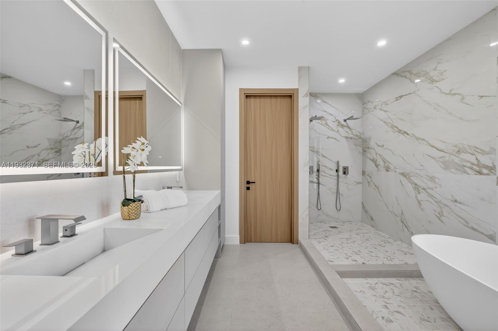 RIO VISTA C J HECTORS RES - Residential