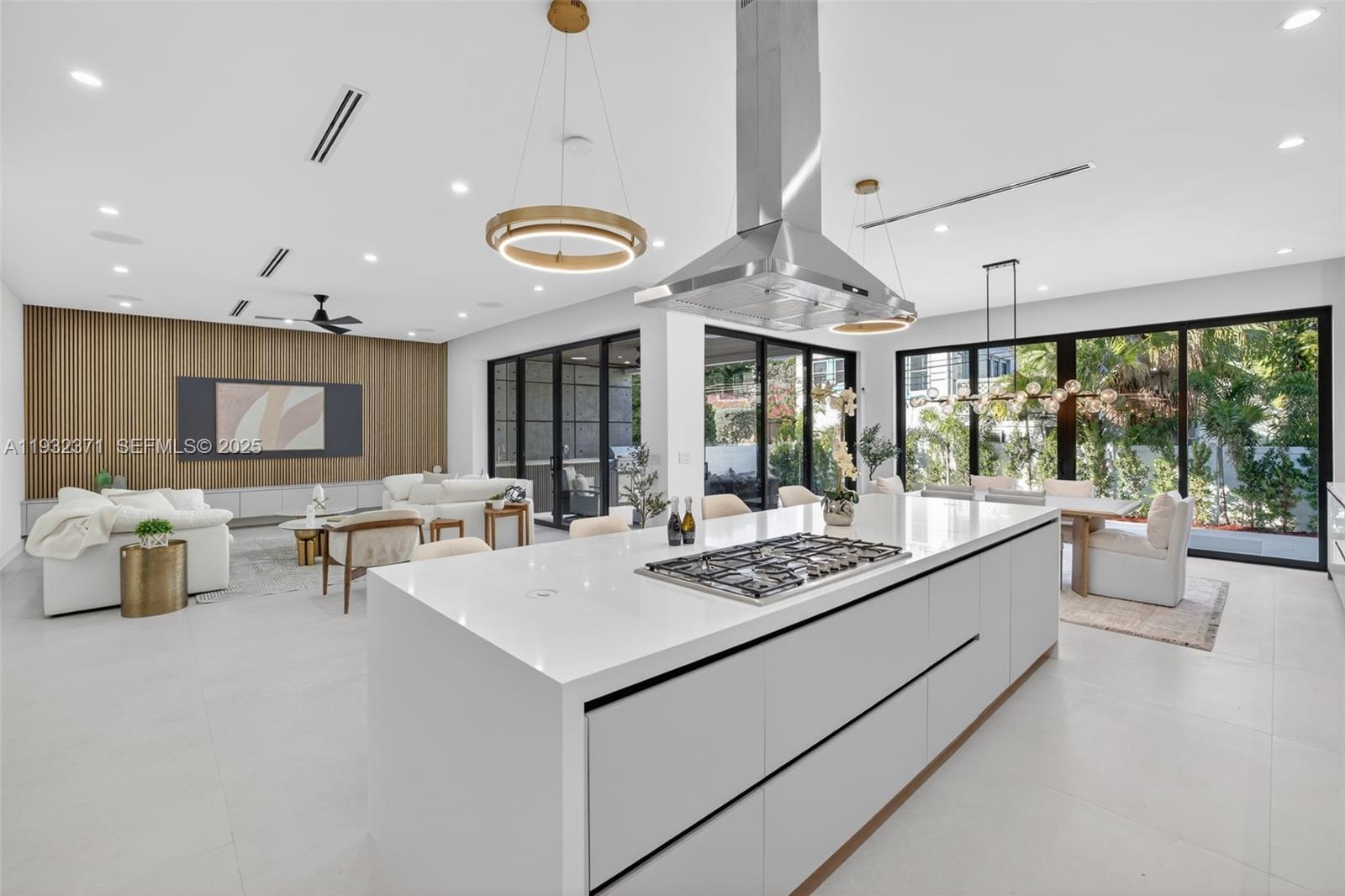 RIO VISTA C J HECTORS RES - Residential