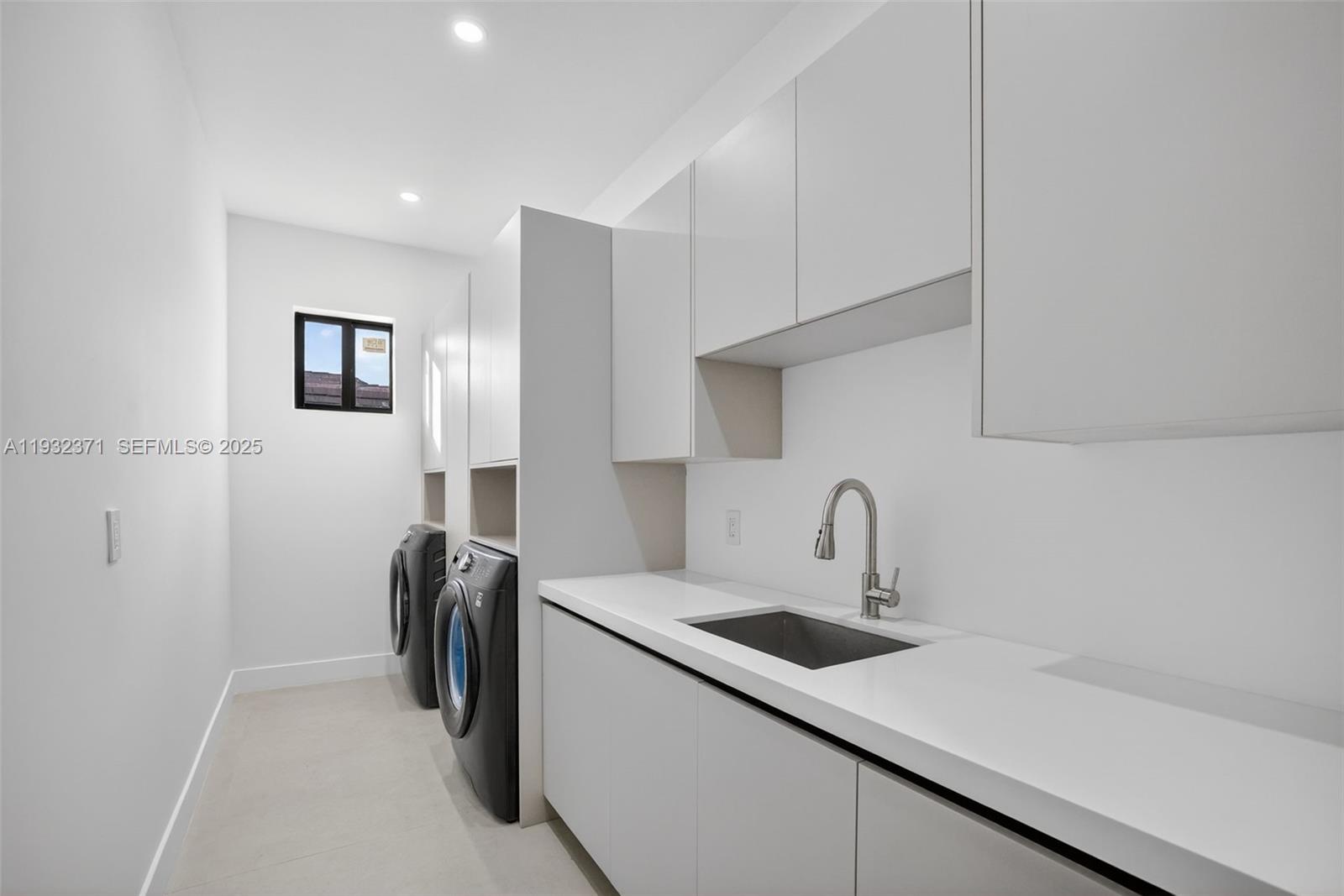 RIO VISTA C J HECTORS RES - Residential