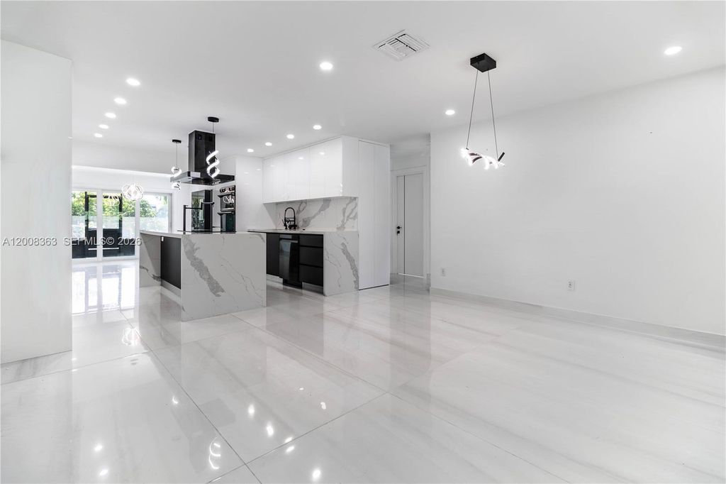 Photo of 4530 SW 34th Dr, Dania Beach, FL 33312 (MLS # A12008363)
