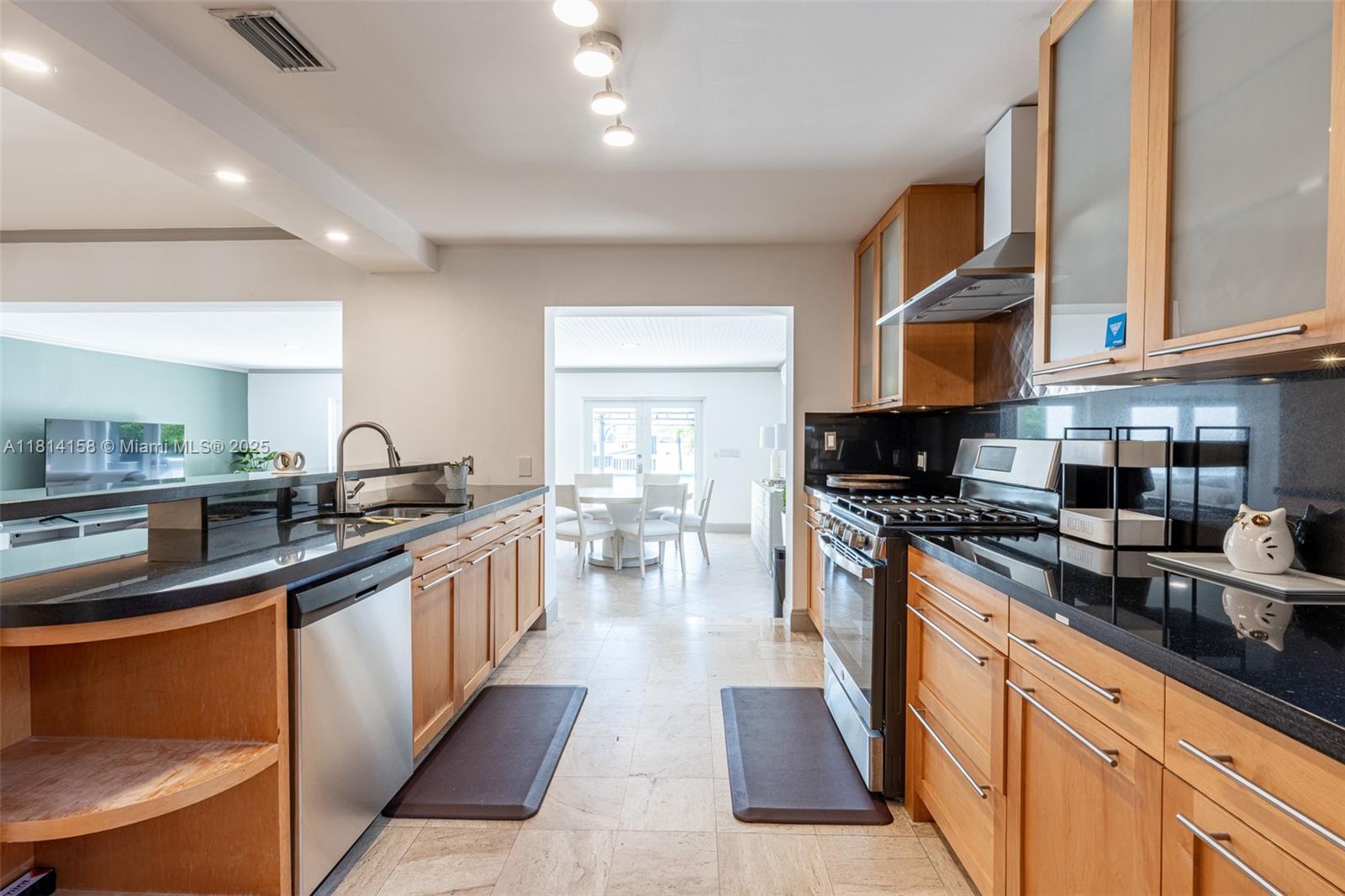 BISC BEACH 2ND ADDN - Residential Lease