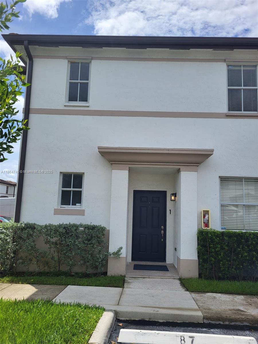 COMPLETELY REMODELED TOWNHOUSE, CORNER, 4 BEDROOMS 3 FULL BATHROOMS, VERY CONVENIOUS ONE ROOM WITH 1 FULL BATHROOM AT FIRST FLOOR. UDATED KITCHEN AND BATHROOMS, NICE BIG PATIO, READY TO MOVE IN. FAMILY ORIENTED SUBDIVISION. PLEASE SEND YOUR CLIENT OFFER ALONG WITH PROOF OF SALARY & POLICE REPORT FOR EVERY ADULT 18 YRS AND UP. CALL LISTING AGENT FOR SHOWING INSTRUCTIONS. NEW WASHER AND DRYER INSIDE OF THE UNIT, READY TO MOVE IN OCTOBER 1. GREAT LOCATION CLOSE TO EXPRESSWAYS & SHOPPING CENTERS, NICE PATIO & TERRACE