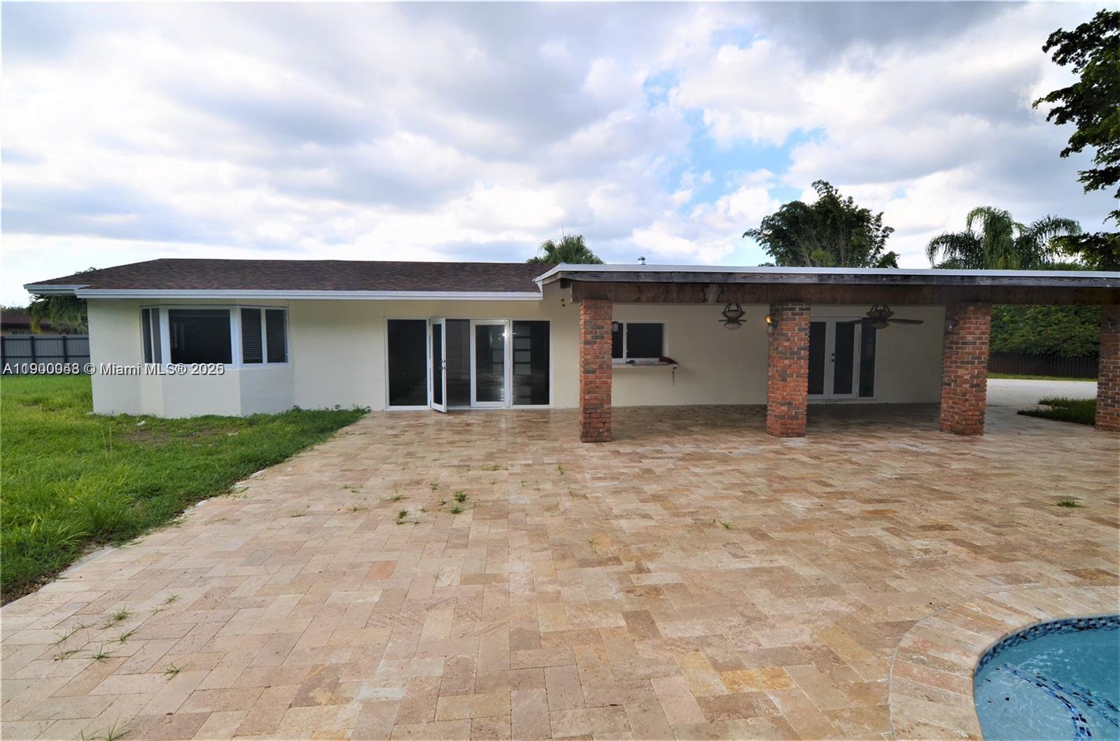 PINE SHORE SEC 1 - Residential Lease