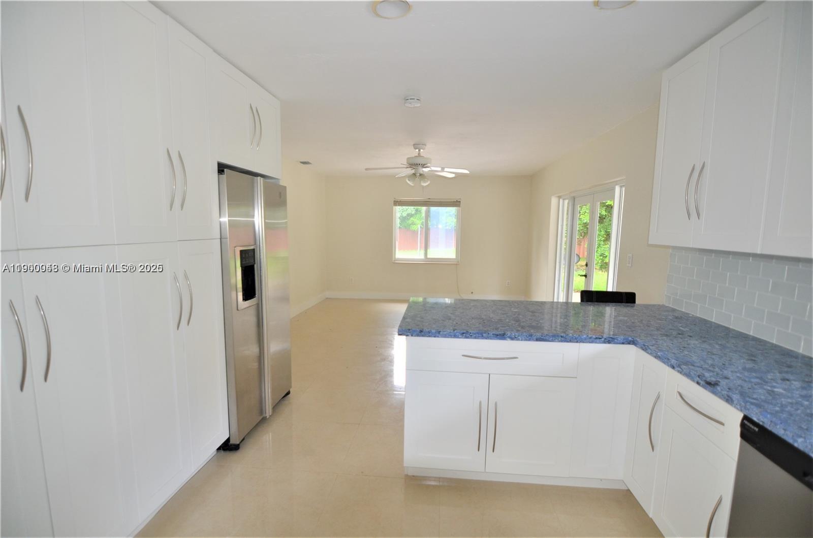 PINE SHORE SEC 1 - Residential Lease