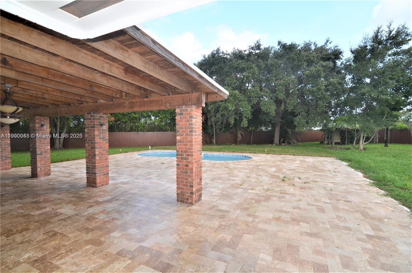 PINE SHORE SEC 1 - Residential Lease