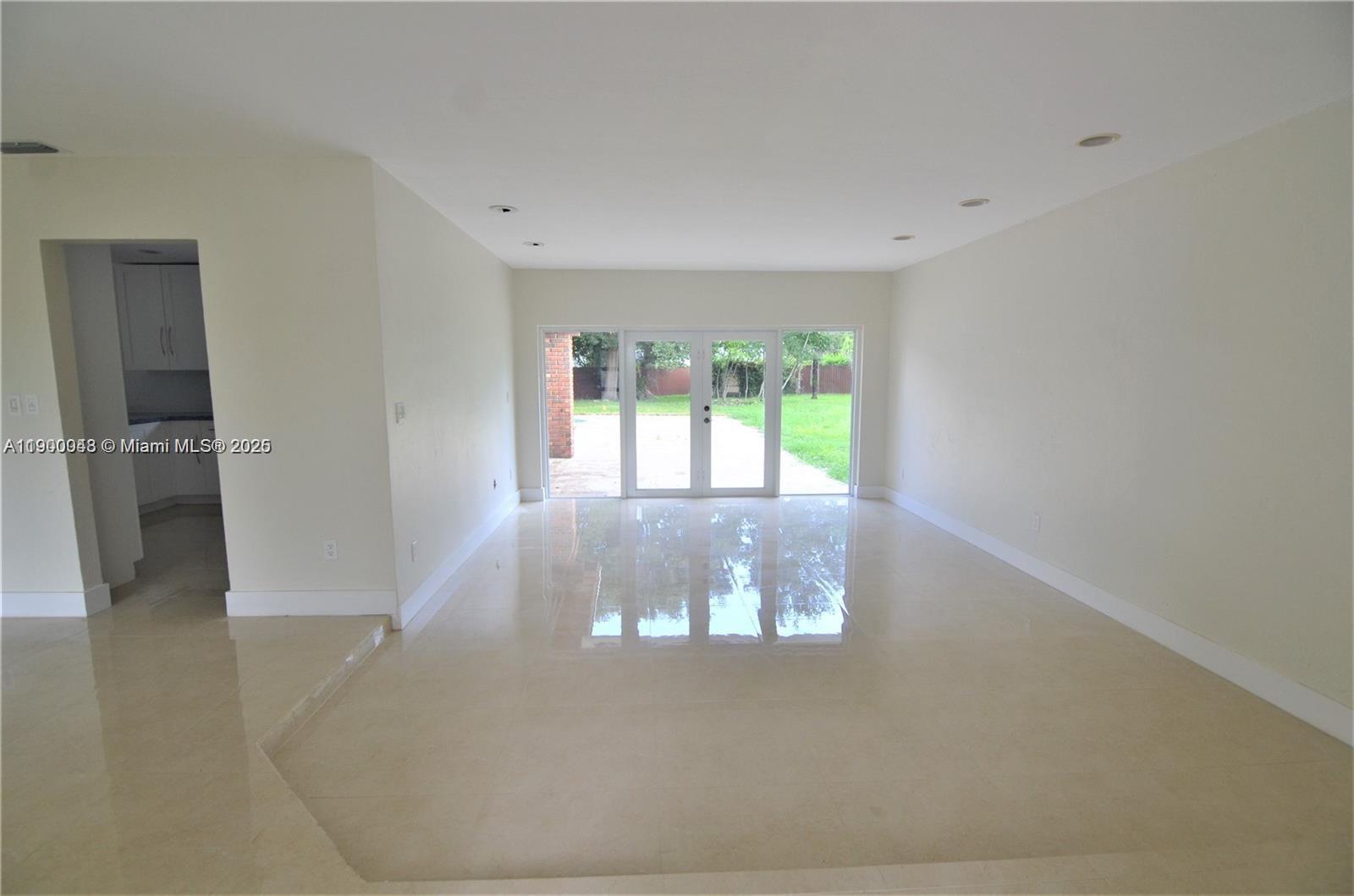 PINE SHORE SEC 1 - Residential Lease