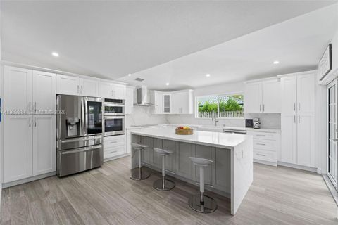 Photo of 7827 NW 166th Ter, Miami Lakes, FL 33016 (MLS # A11983384)