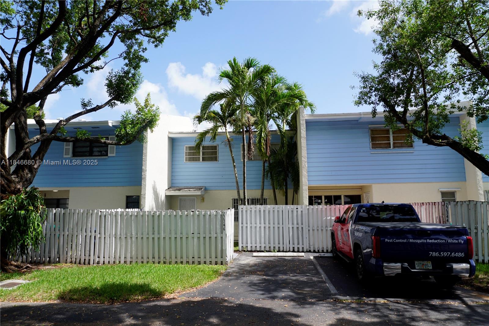 WELCOME TO THIS BEAUTIFULLY MAINTAINED 3BED 2.5BATH TOWNHOUSE LOCATED IN A DESIRABLE GATED COMMUNITY LOCATED MINUTES FROM BLACKPOINT MARINA. THIS CHARMING HOME FEATURES TILE FLOORING THROUGHOUT THE DOWNSTAIRS LIVING AREAS AND NICE LAMINATE FLOORING UPSTAIRS, ENJOY SPACIOUS BEDROOMS AND OPEN LIVING SPACES THAT OFFER COMFORT AND FUNCTIONNALITY FOR EVERYDAY LIVING. STEP OUTSIDE TO NICELY FENCED YARD, PERFECT FOR ENTERTAINING FAMILY AND FRIENDS. WITH LOW HOA FEES AND A SECURE WELL-KEPTNEIGHBORHOOD. HURRY DONT MISS OUT!! CALL LISTING FOR SHOWING INSTRUCTIONS.