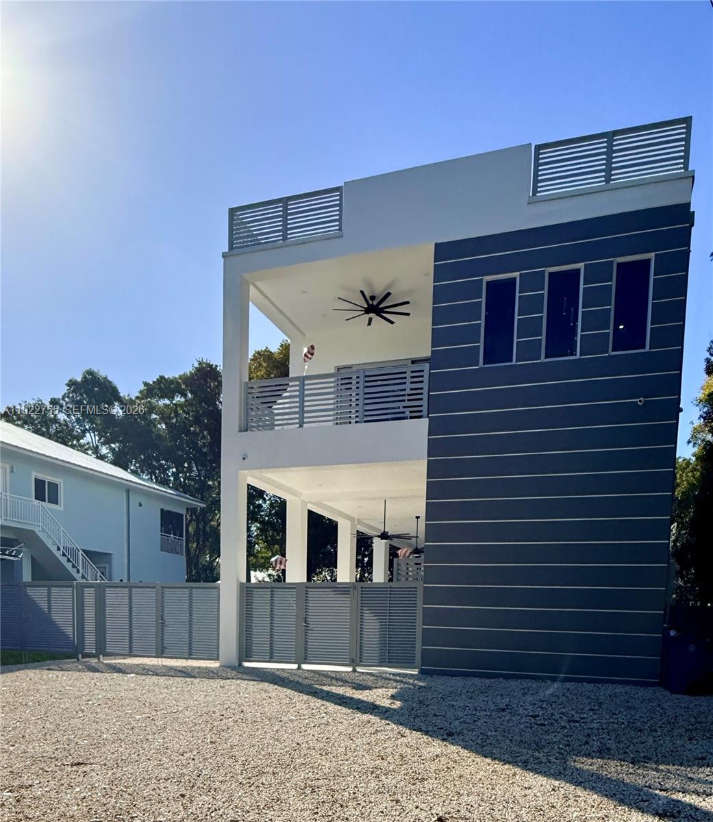 365 Buttonwood Shores Dr