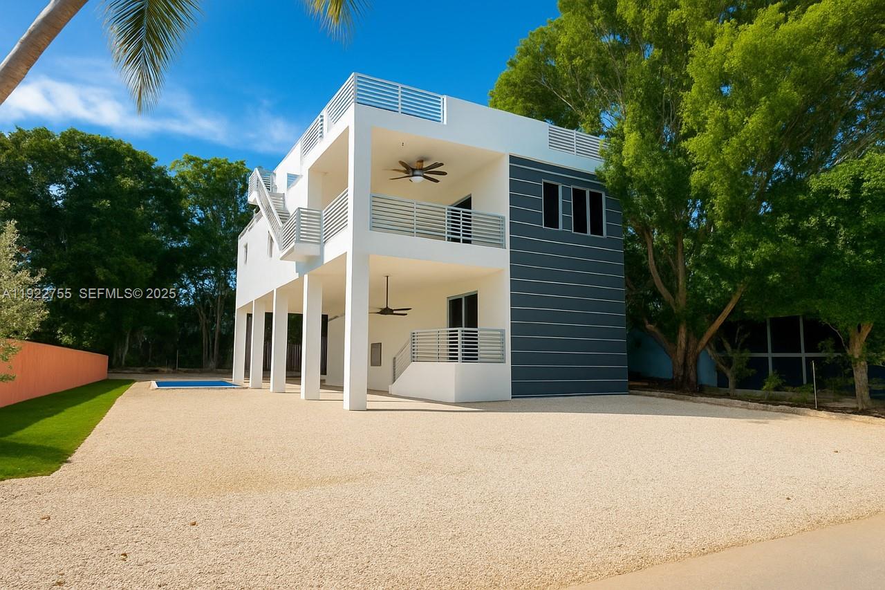 365 Buttonwood Shores Dr