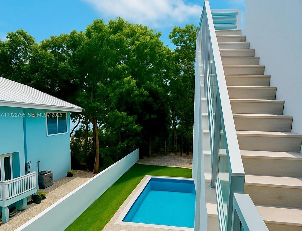 365 Buttonwood Shores Dr