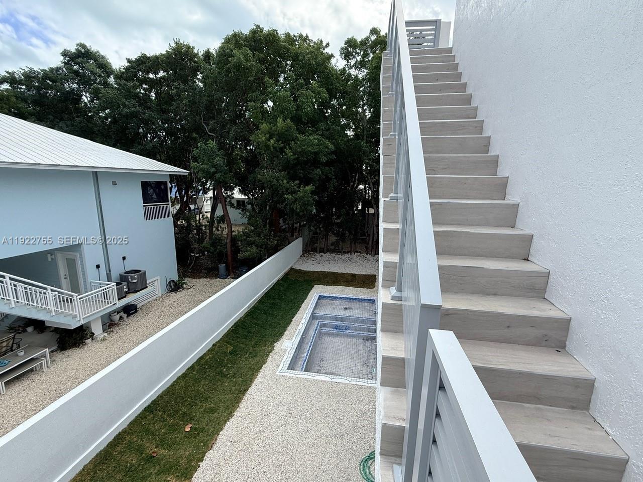 BUTTONWOOD SHORES ADD - Residential