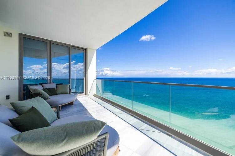 17901 Collins Ave 2604