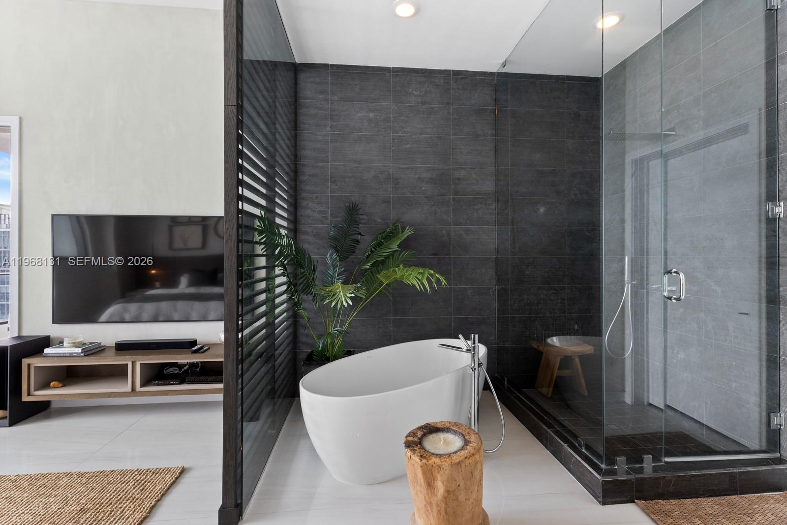 GRAN PARAISO CONDO - Residential Lease