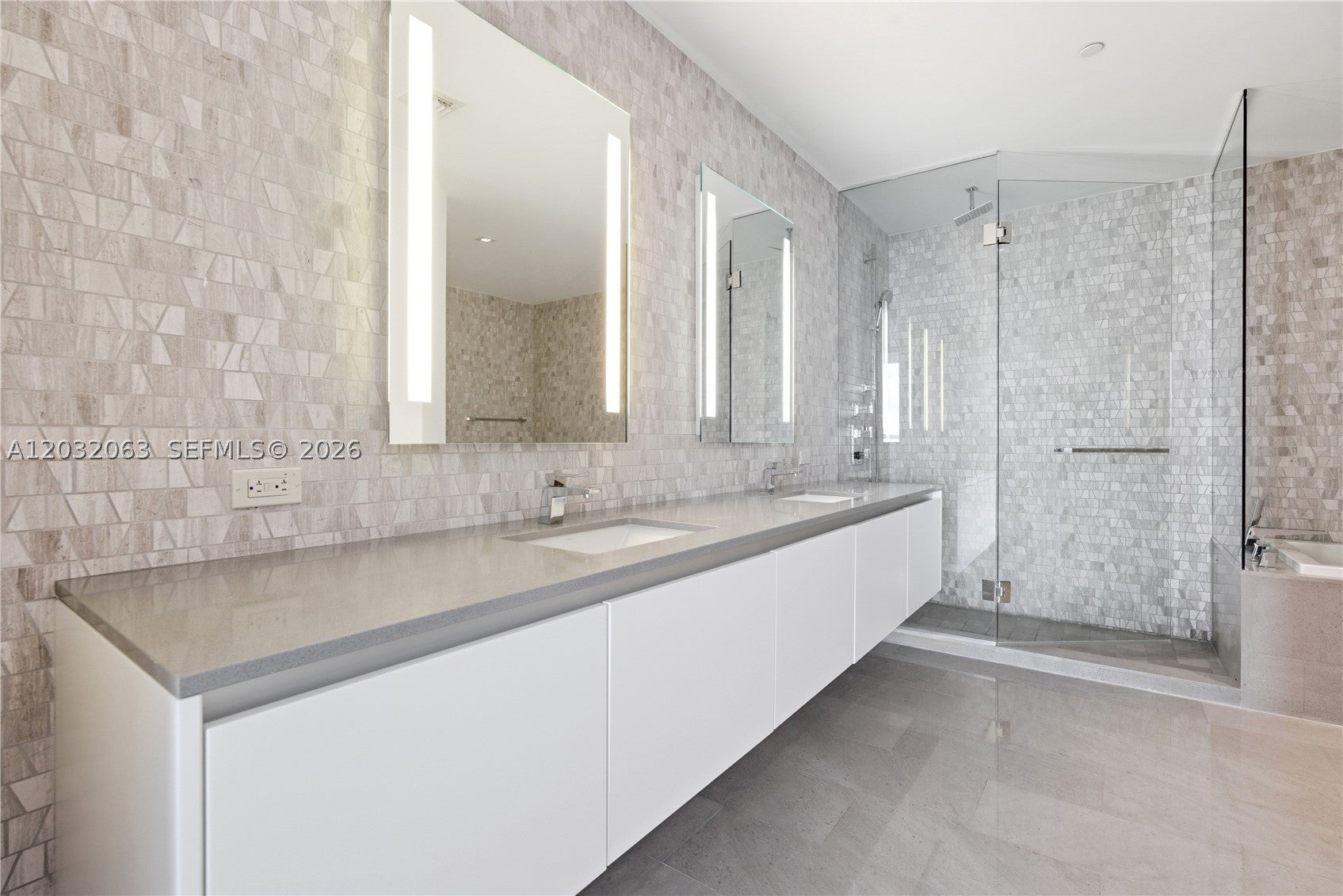 88 SW 7th St 2302