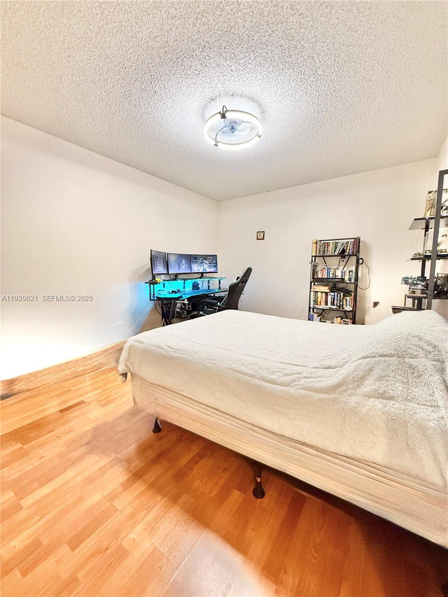 COSTA DEL SOL CONDO #4 - Residential