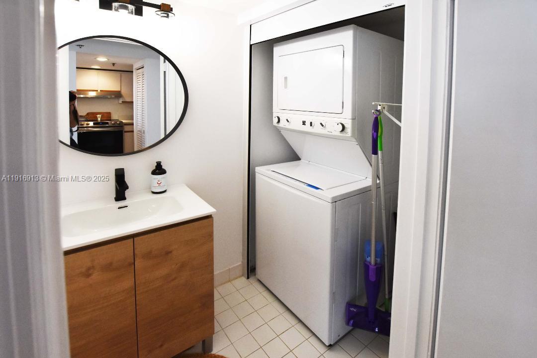 Brickell Key II - Residential Lease