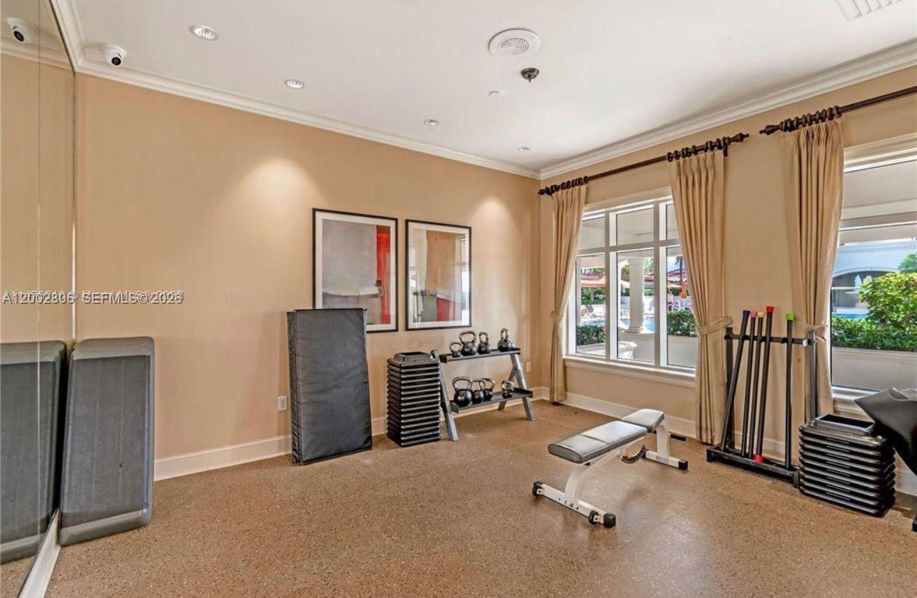 20000 E Country Club Dr 906