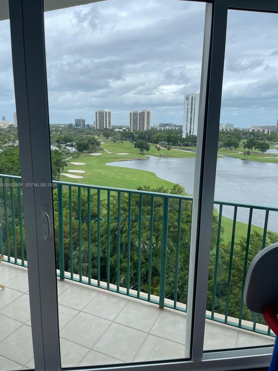 TURNBERRY VLG NO TOWER CO - Residential Lease