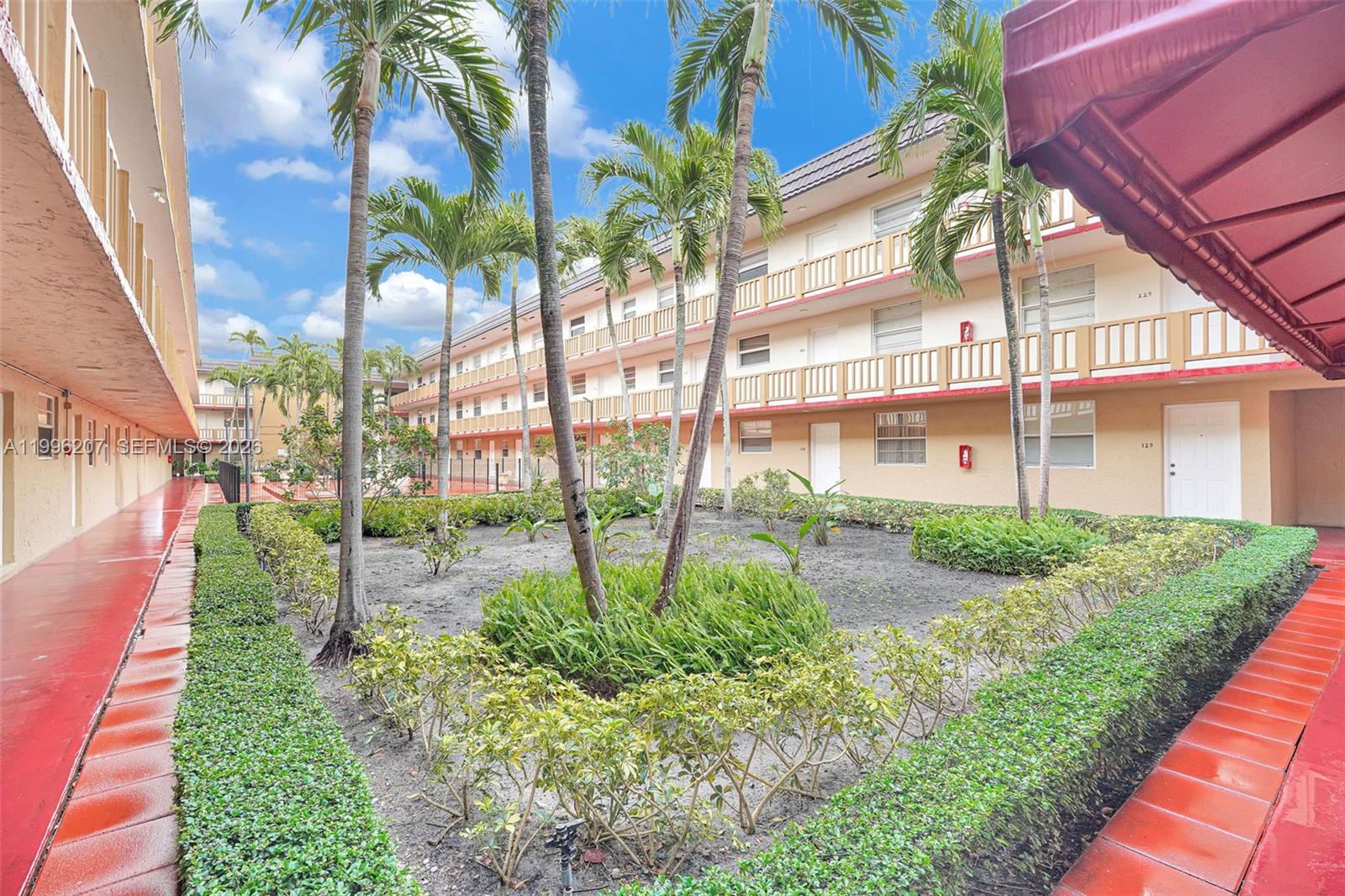 ROYAL PALM GARDENS CONDO - Residential