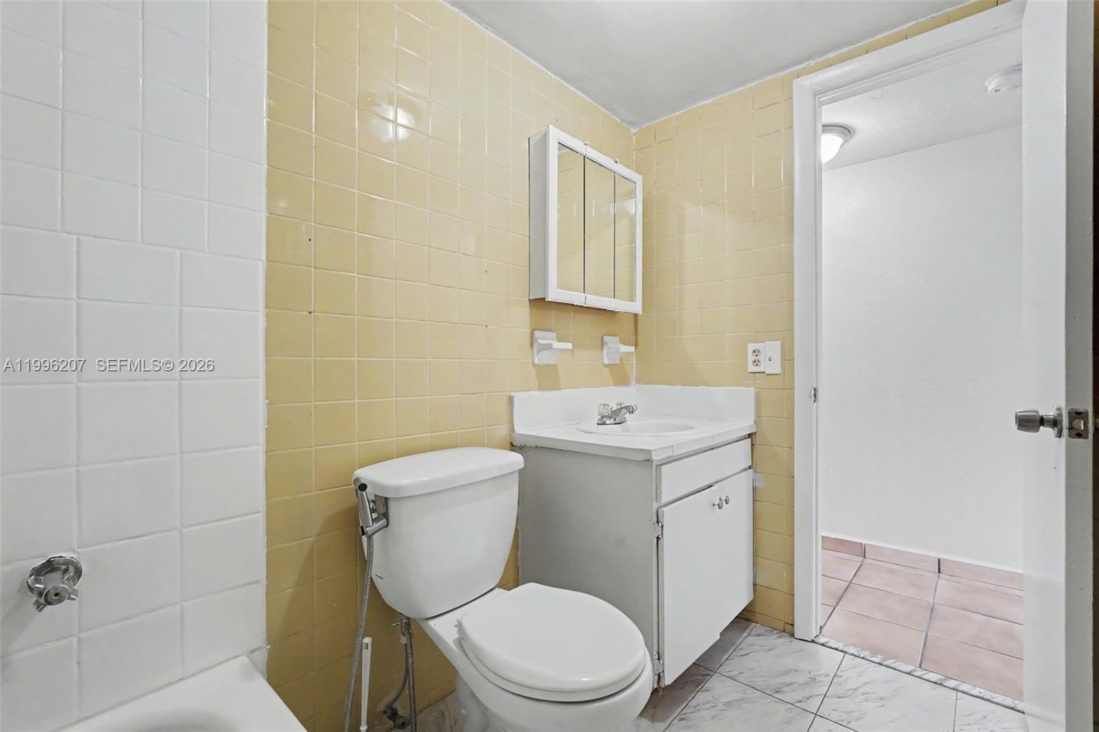 ROYAL PALM GARDENS CONDO - Residential