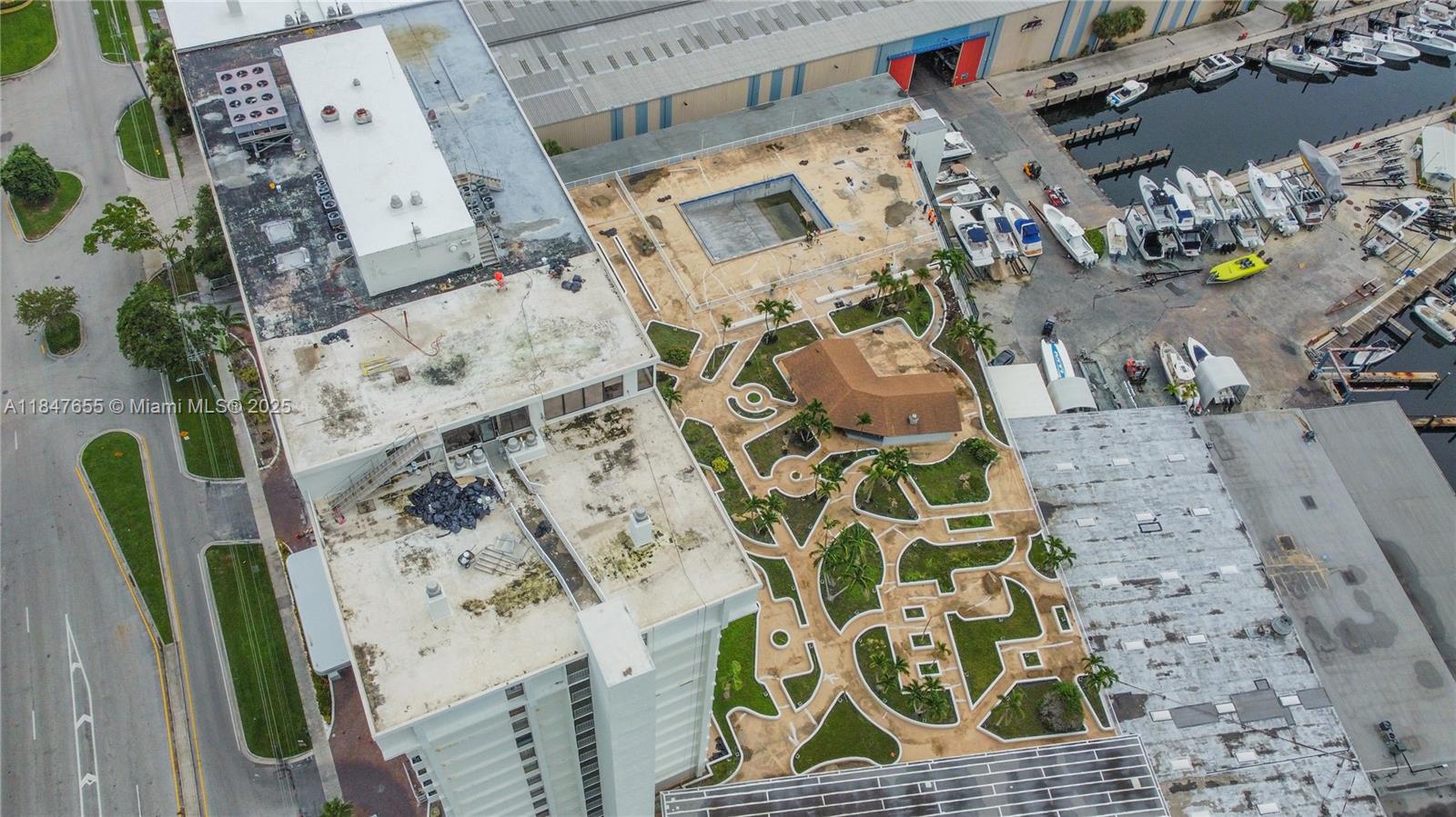 SAILBOAT CAY CONDO - Residential