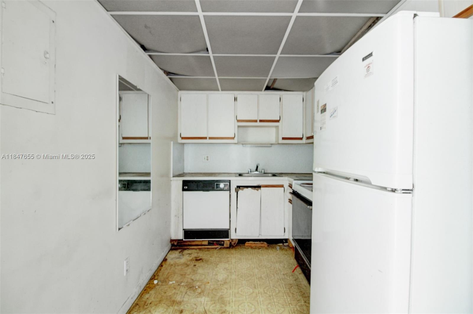 View photos, virtual tours, details... 13499 Biscayne Blvd 407