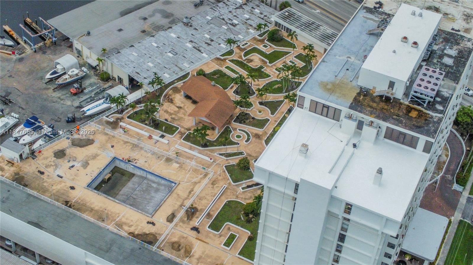 SAILBOAT CAY CONDO - Residential